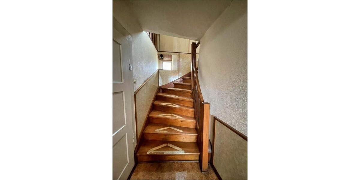 Einfamilienhaus Kölleda - 8 Zimmer, 172 m&sup2;, 110.000&euro; | Angebot:25771798