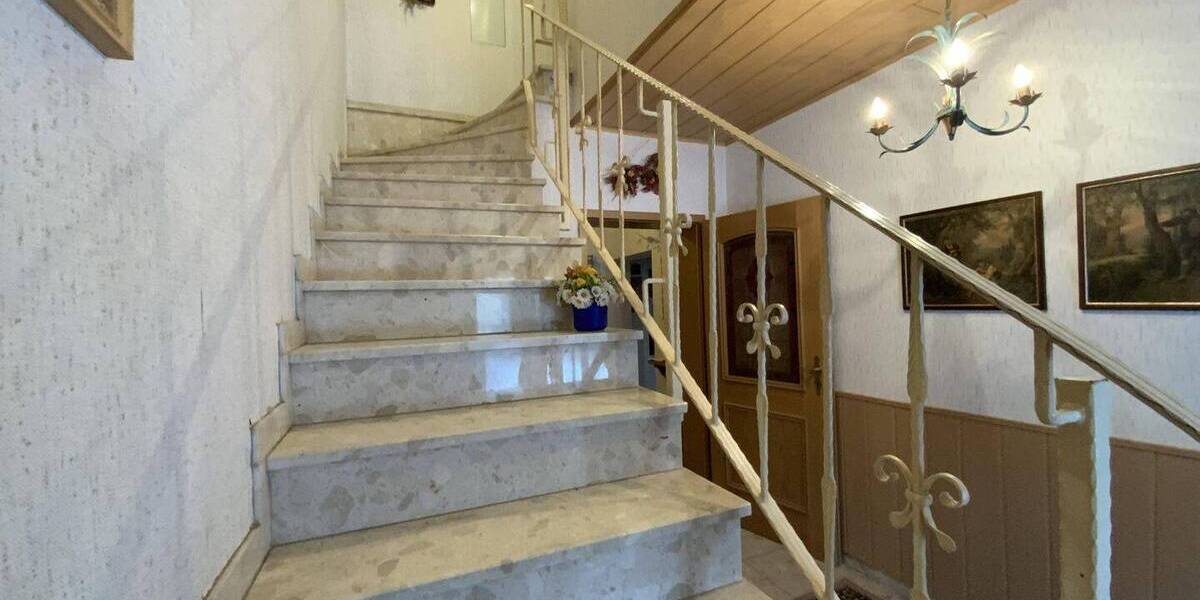 Einfamilienhaus Ilmtal-Weinstraße Niederreißen - 8 Zimmer, 145 m&sup2;, 180.000&euro; | Angebot:25938523