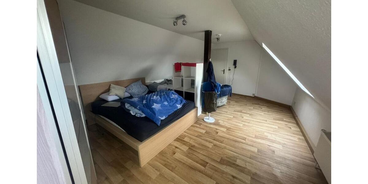 Dachgeschoßwohnung Erfurt Johannesplatz - 3 Zimmer, 100 m&sup2;, 590&euro; | Angebot:26056121