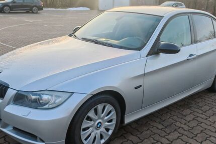 BMW 318 141.000 km 3.990 &euro; Umpferstedt 99441