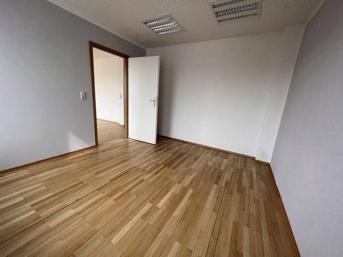 Gewerbeobjekt Weimar Parkvorstadt - 3 Zimmer, 65 m&sup2;, 620&euro; | Angebot:25672573