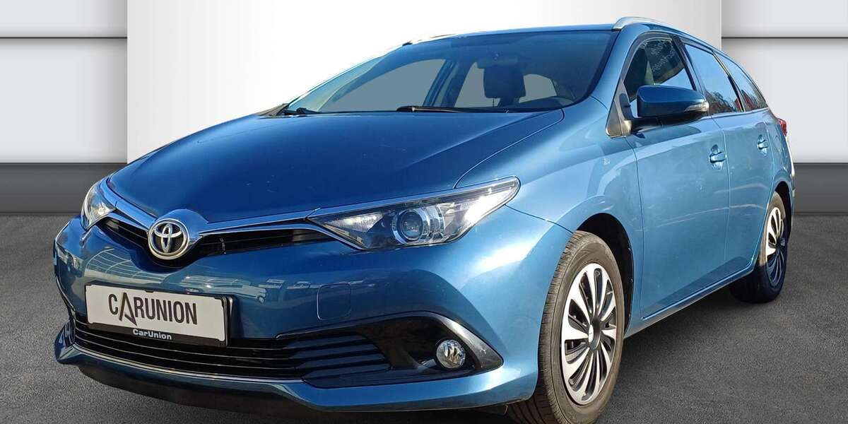 Toyota Auris 92.417 km 10.990 &euro; Jena 07749