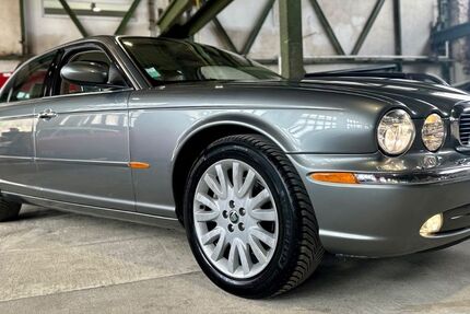 Jaguar XJ8 157.700 km 17.888 &euro; Rudolstadt 07407