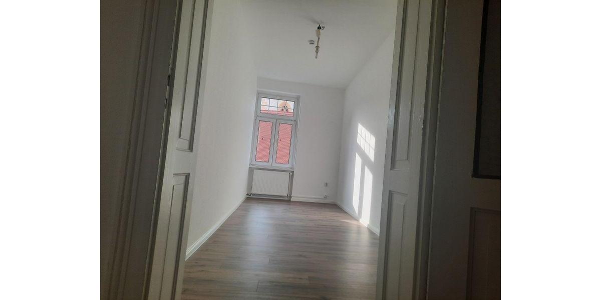 Etagenwohnung Erfurt - 4 Zimmer, 102 m&sup2;, 900&euro; | Angebot:26413437
