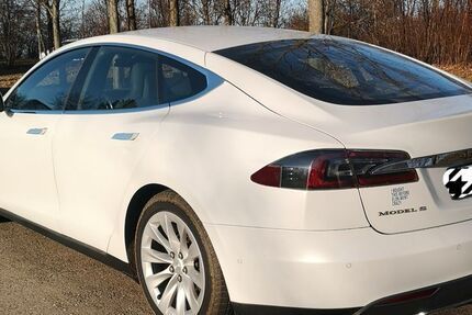 Tesla Model S 150.000 km 16.900 &euro; Erfurt 99099