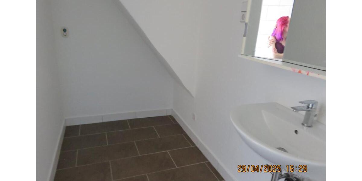 Etagenwohnung Buttstädt - 5 Zimmer, 149 m&sup2;, 670&euro; | Angebot:26645941