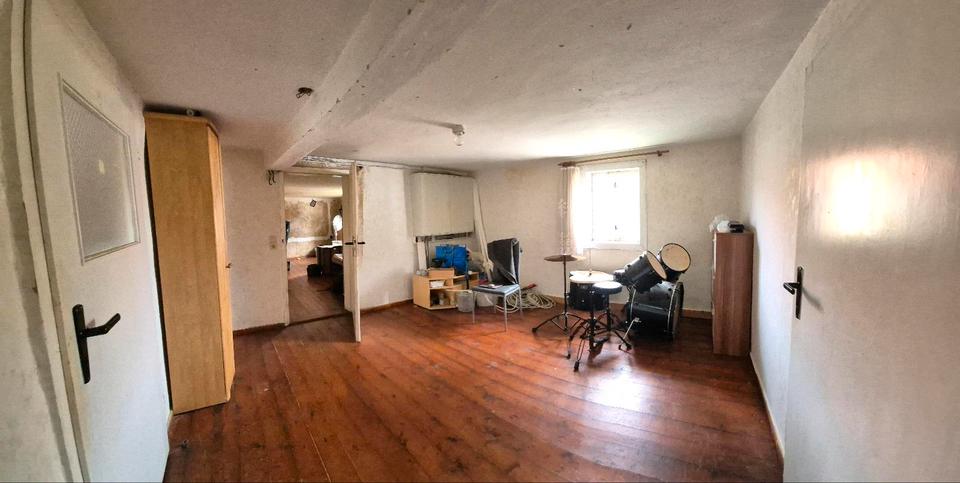 Reihenhaus Sömmerda - 6 Zimmer, 168 m&sup2;, 95.000&euro; | Angebot:27247182