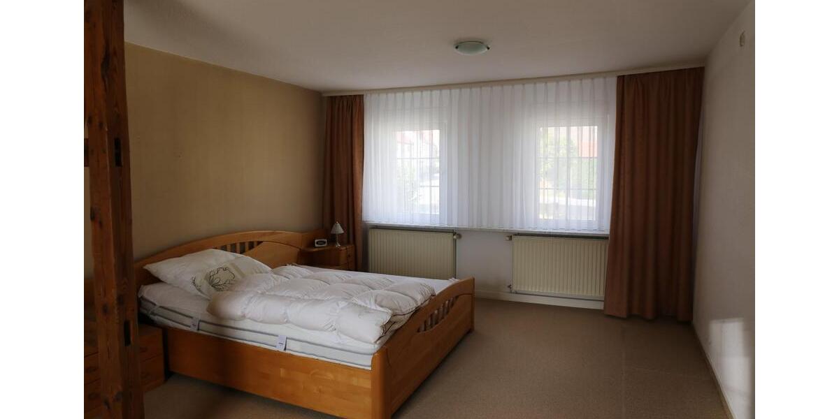 Reihenhaus Apolda - 9 Zimmer, 200 m&sup2;, 450.000&euro; | Angebot:22986914