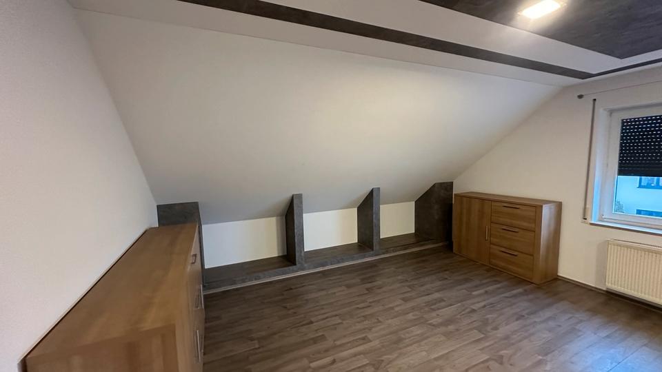 Etagenwohnung Blankenhain - 4 Zimmer, 125 m&sup2;, 900&euro; | Angebot:26604354