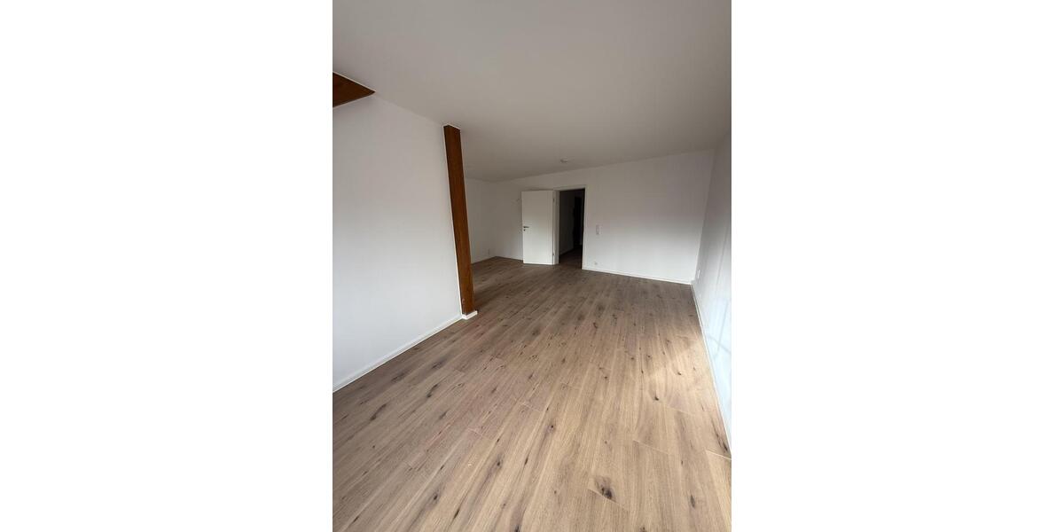 Dachgeschoßwohnung Kahla - 2.5 Zimmer, 68 m&sup2;, 650&euro; | Angebot:26475200
