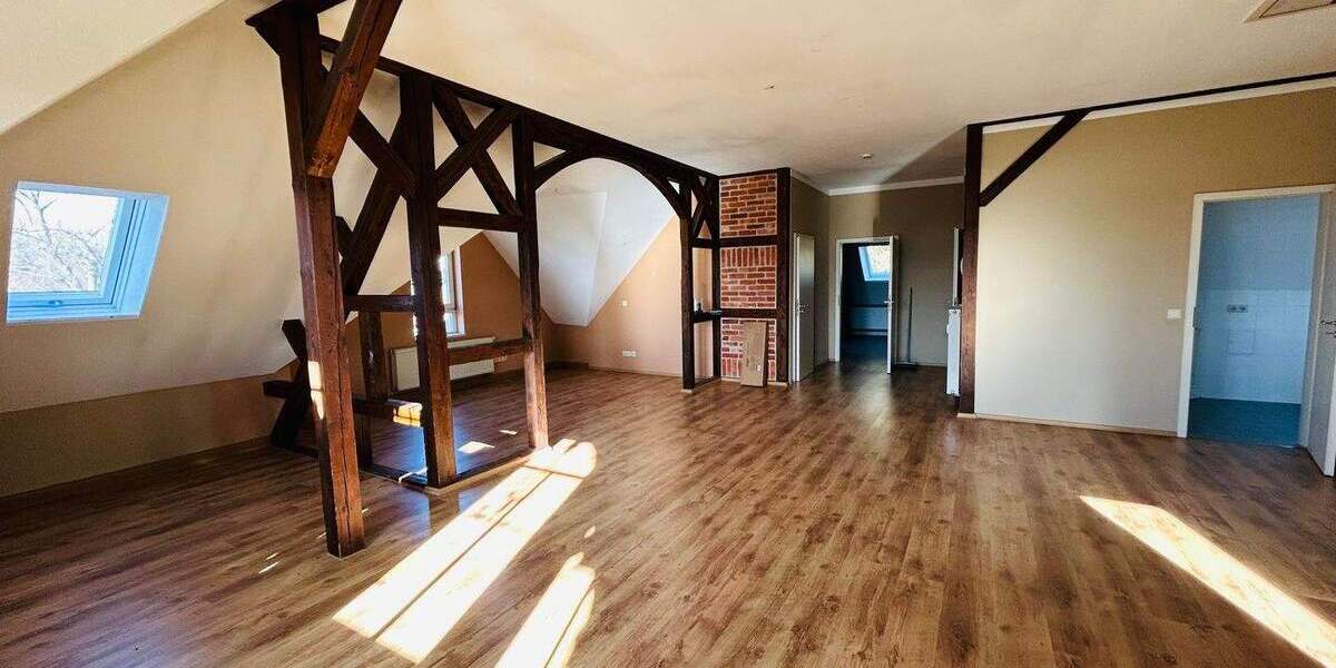 Etagenwohnung Rudolstadt Zentrum - 4 Zimmer, 113 m&sup2;, 800&euro; | Angebot:25660572