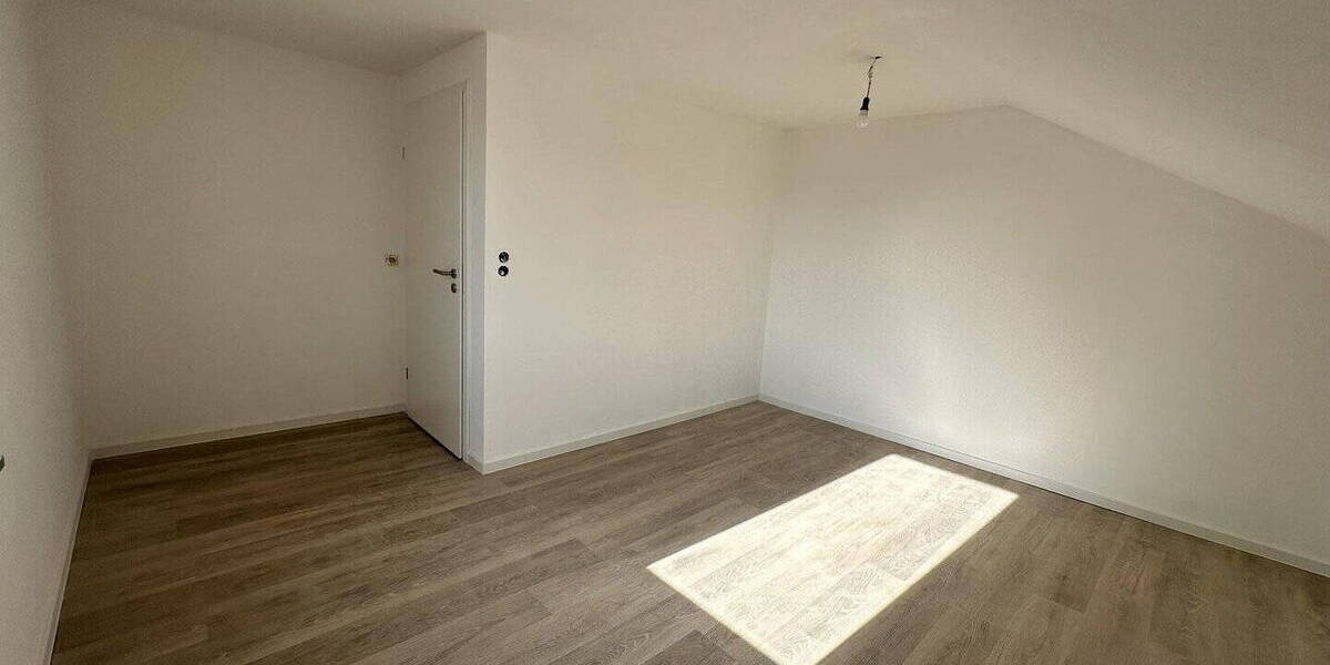 Etagenwohnung Apolda - 3 Zimmer, 79 m&sup2;, 720&euro; | Angebot:26080402
