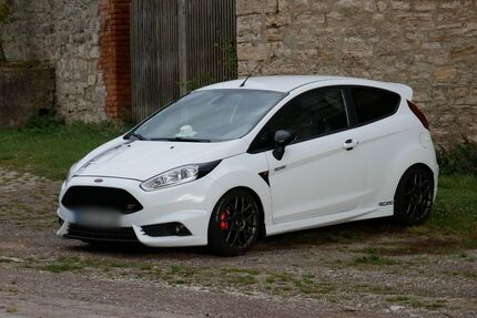 Ford Fiesta 130.000 km 11.000 &euro; Ostramondra 99636