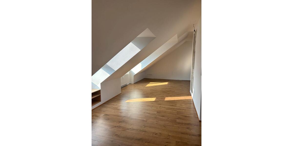 Dachgeschoßwohnung Erfurt Daberstedt - 4 Zimmer, 100 m&sup2;, 900&euro; | Angebot:25962245