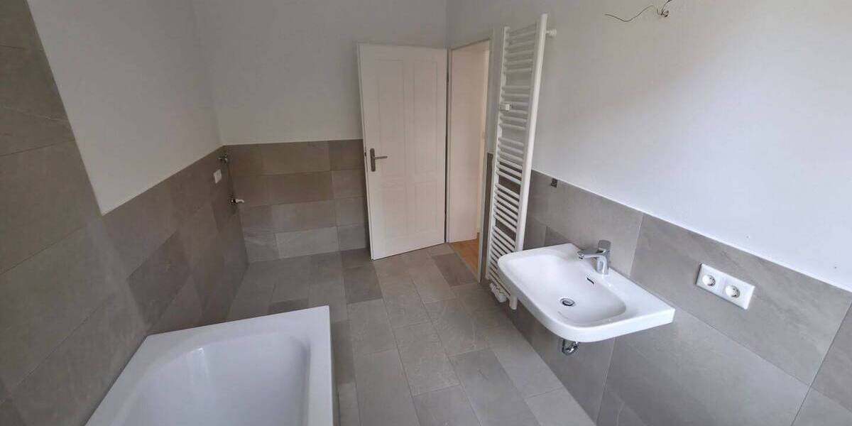 Etagenwohnung Jena Zwätzen - 1 Zimmer, 67 m&sup2;, 750&euro; | Angebot:26075655