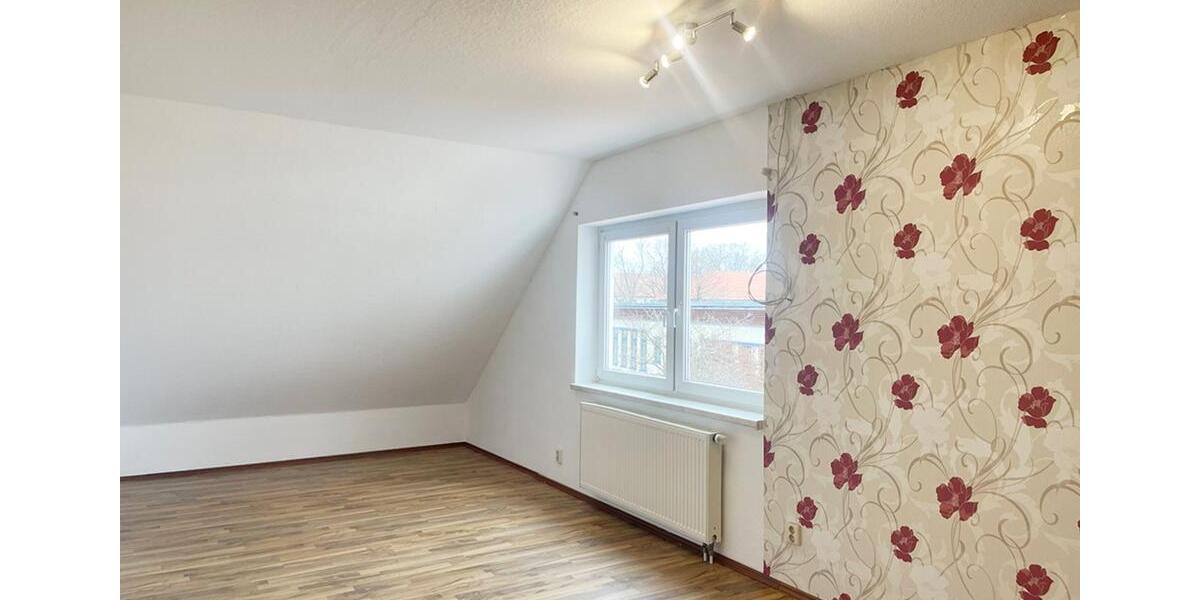 Etagenwohnung Kölleda - 3 Zimmer, 100 m&sup2;, 700&euro; | Angebot:25342184