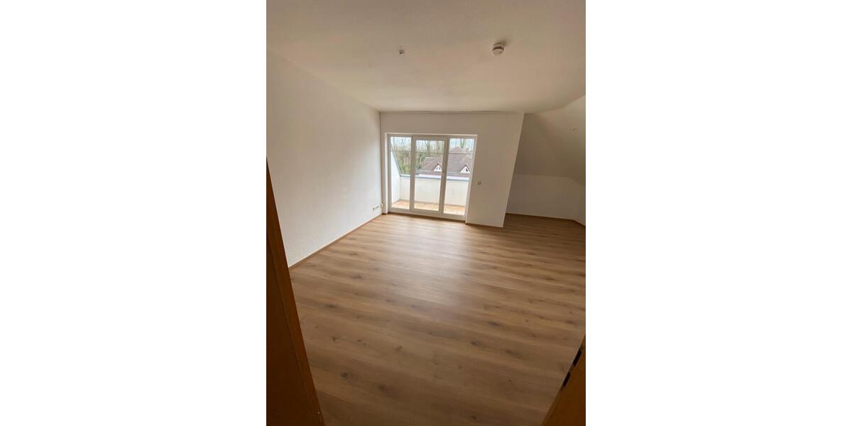 Dachgeschoßwohnung Apolda - 2 Zimmer, 63 m&sup2;, 515&euro; | Angebot:25906021
