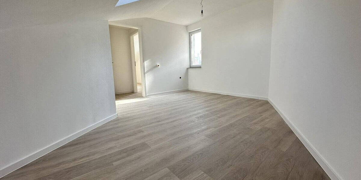 Etagenwohnung Apolda - 3 Zimmer, 79 m&sup2;, 720&euro; | Angebot:26080402