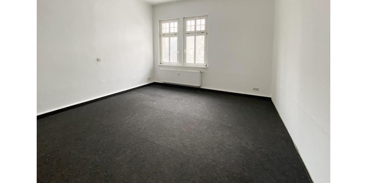 Dachgeschoßwohnung Apolda - 2 Zimmer, 66 m&sup2;, 396&euro; | Angebot:24802005