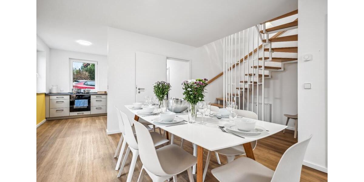 Reihenhaus Bucha - 7 Zimmer, 153 m&sup2;, 2.580&euro; | Angebot:26443858