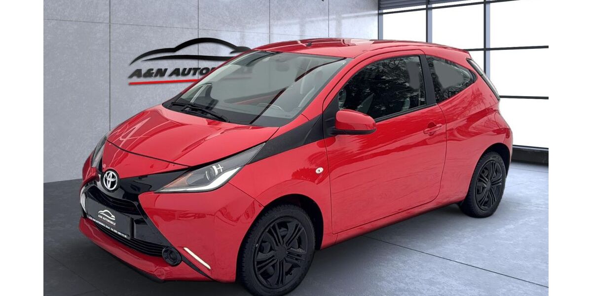 Toyota Aygo (X) 94.000 km 7.490 &euro; Erfurt 99091