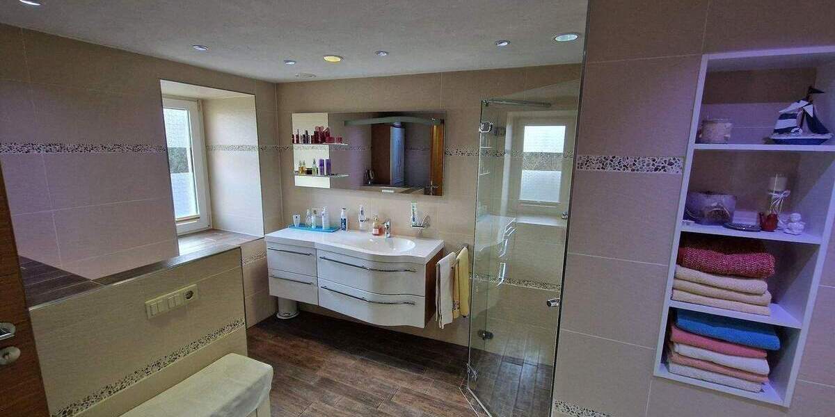 Einfamilienhaus Bad Sulza - 7 Zimmer, 200 m&sup2;, 279.000&euro; | Angebot:25772019