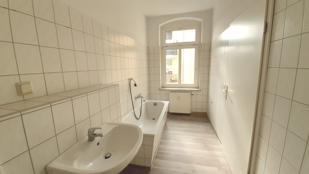 WG-Wohnung mit 4-Zimmern, 3.OG mit 2 Bädern in ruhigem und zentralem Wohnviertel von Gera - Etagenwohnung Jena Burgau | Angebot:14517905