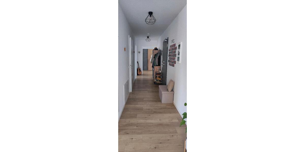 Etagenwohnung Bucha - 3 Zimmer, 90 m&sup2;, 1.500&euro; | Angebot:25543321
