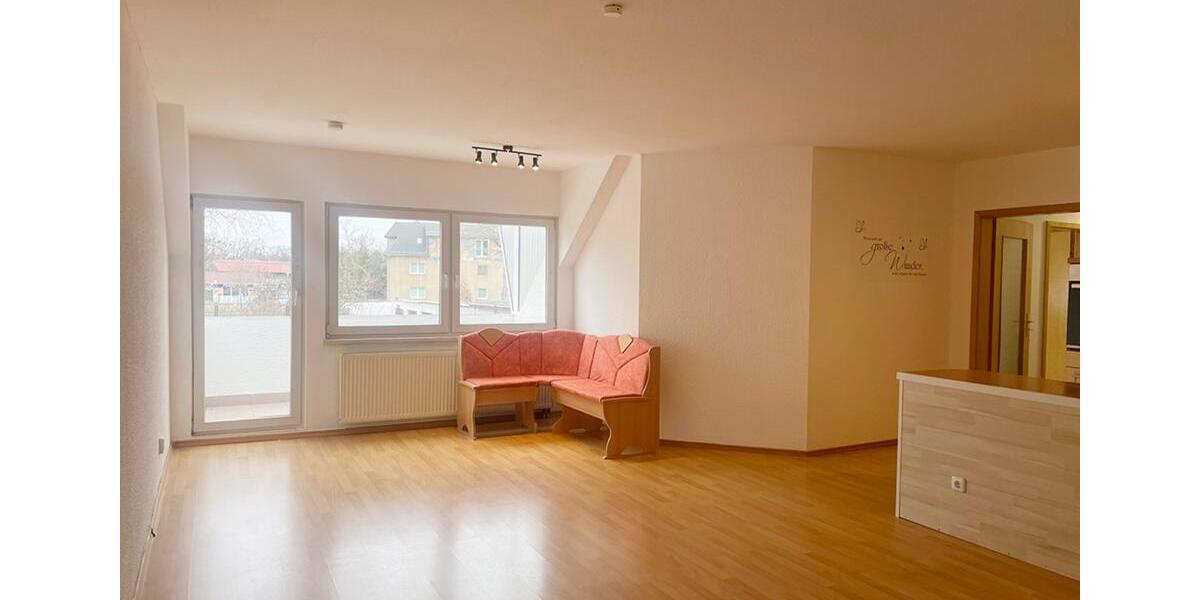 Etagenwohnung Kölleda - 3 Zimmer, 100 m&sup2;, 700&euro; | Angebot:25342184