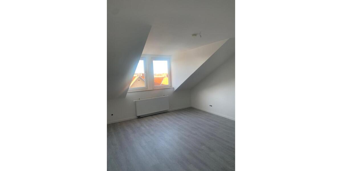Dachgeschoßwohnung Apolda - 3 Zimmer, 92 m&sup2;, 810&euro; | Angebot:25540086
