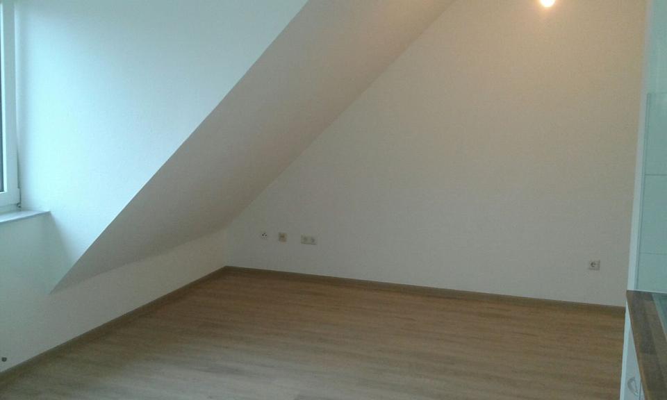 Dachgeschoßwohnung Bucha - 1 Zimmer, 30 m&sup2;, 390&euro; | Angebot:25611980