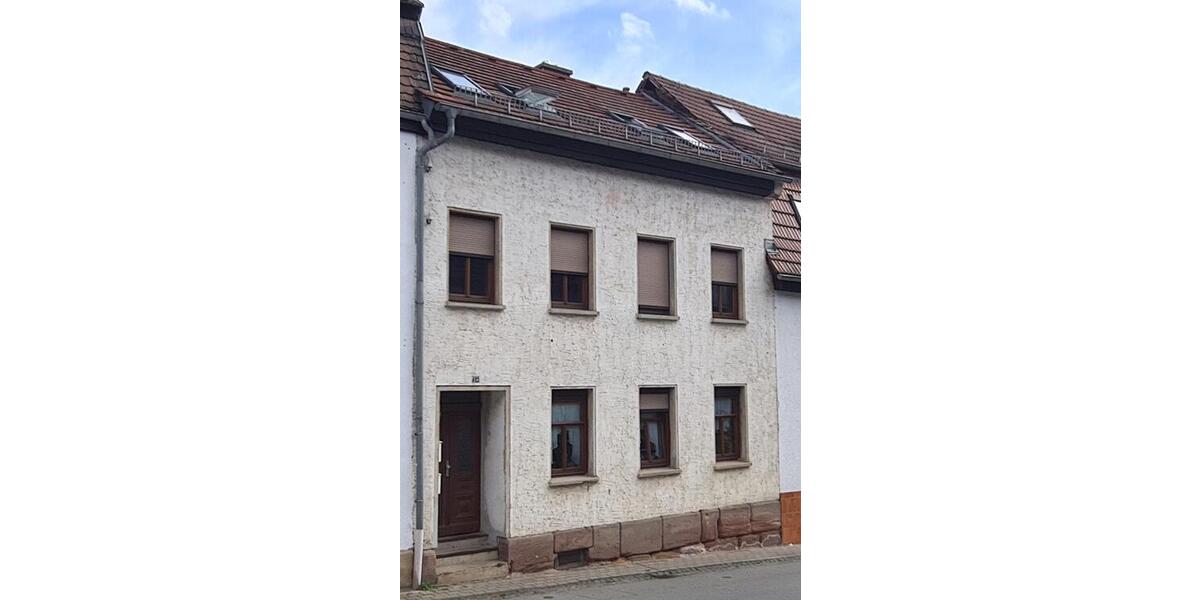 ruhig gelegenes Dreifamilienhaus mit Garagen , teilw. freiwerdend - Mehrfamilienhaus, Wohnhaus Kahla | Angebot:26095730