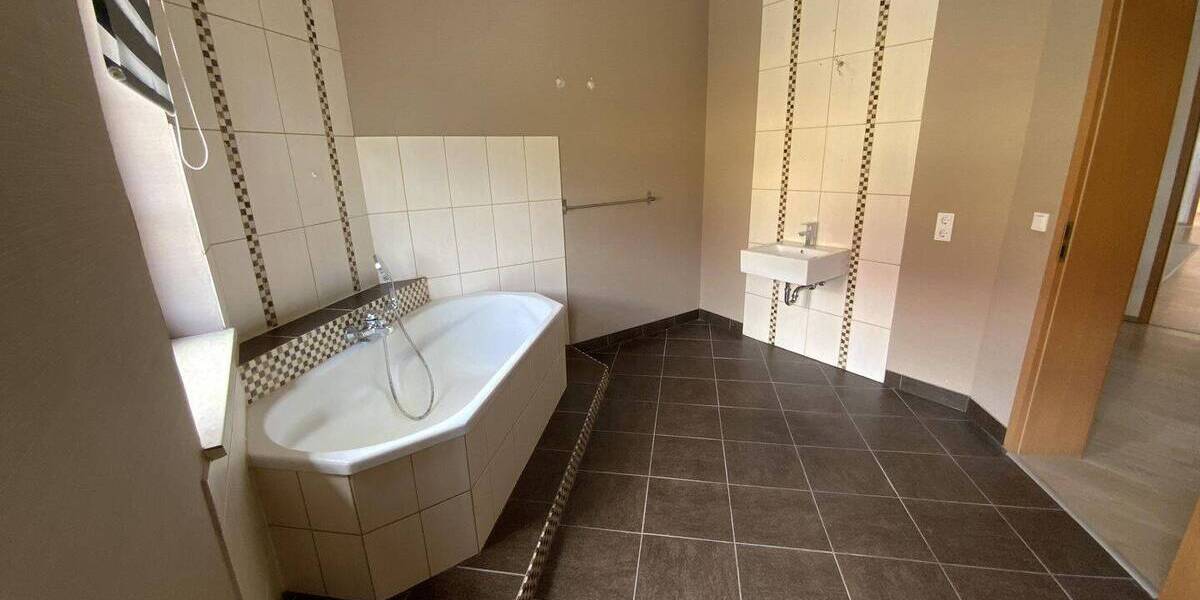 Einfamilienhaus Buttstädt - 4 Zimmer, 264 m&sup2;, 259.000&euro; | Angebot:25815816