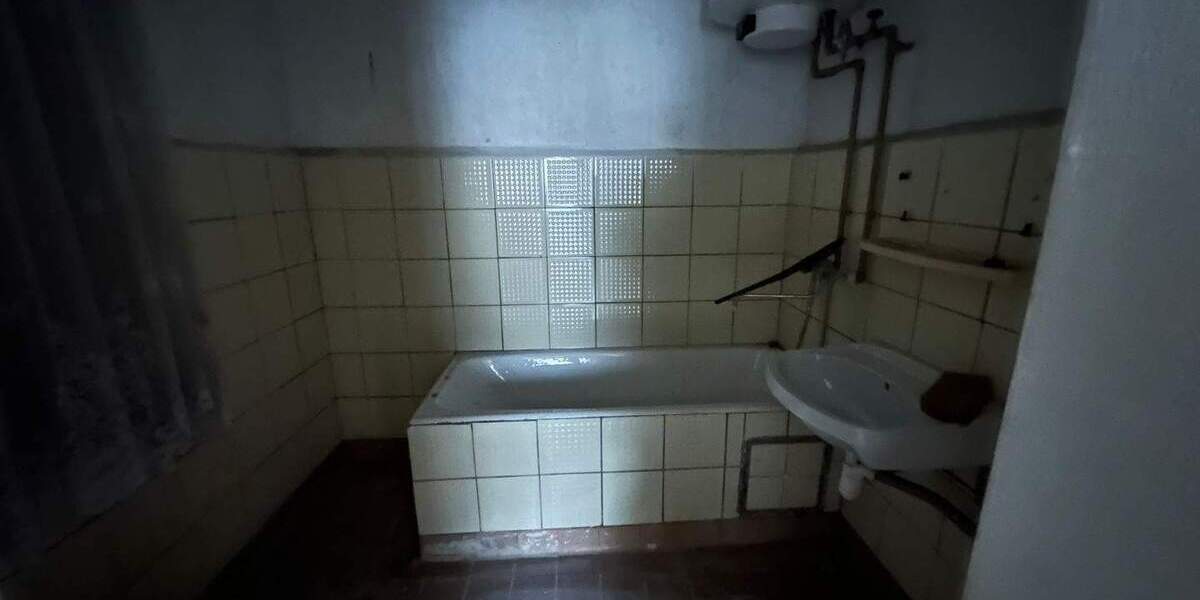 Mehrfamilienhaus, Wohnhaus Schmiedehausen - 9 Zimmer, 110 m&sup2;, 50.000&euro; | Angebot:25670785