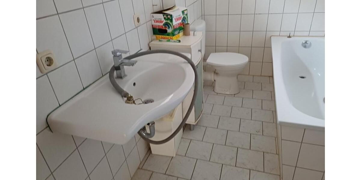 Dachgeschoßwohnung Apolda - 2 Zimmer, 60 m&sup2;, 400&euro; | Angebot:25540081
