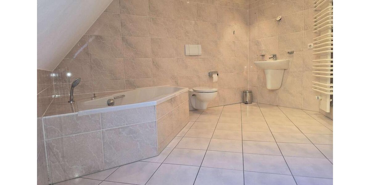 Etagenwohnung Erfurt - 2 Zimmer, 129 m&sup2;, 1.490&euro; | Angebot:24750428