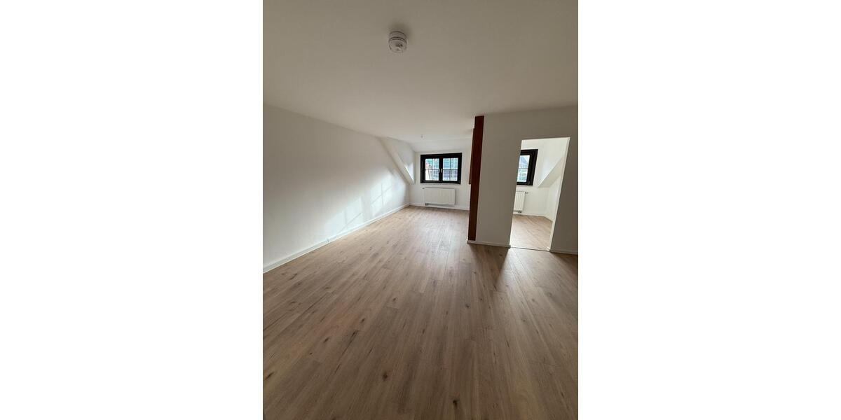 Dachgeschoßwohnung Kahla - 2.5 Zimmer, 68 m&sup2;, 650&euro; | Angebot:26475200