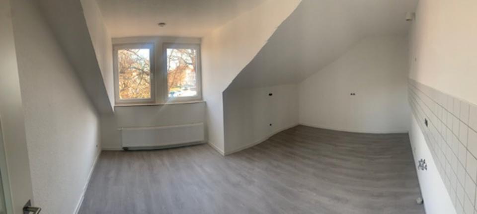 Dachgeschoßwohnung Apolda - 3 Zimmer, 92 m&sup2;, 810&euro; | Angebot:25540086