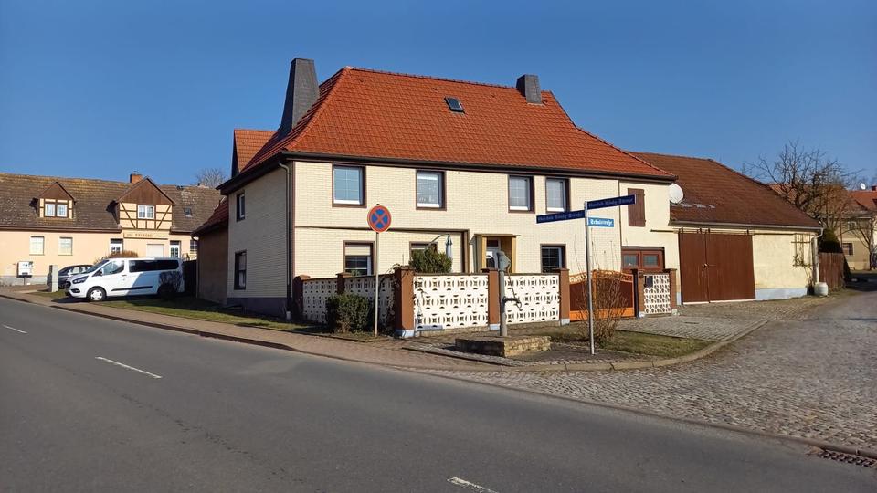 Einfamilienhaus Buttstädt - 9 Zimmer, 150 m&sup2;, 141.000&euro; | Angebot:25480383