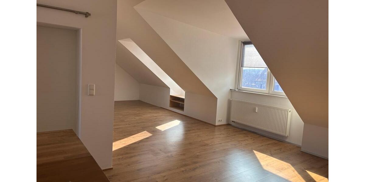 Dachgeschoßwohnung Erfurt Daberstedt - 4 Zimmer, 100 m&sup2;, 900&euro; | Angebot:25962245