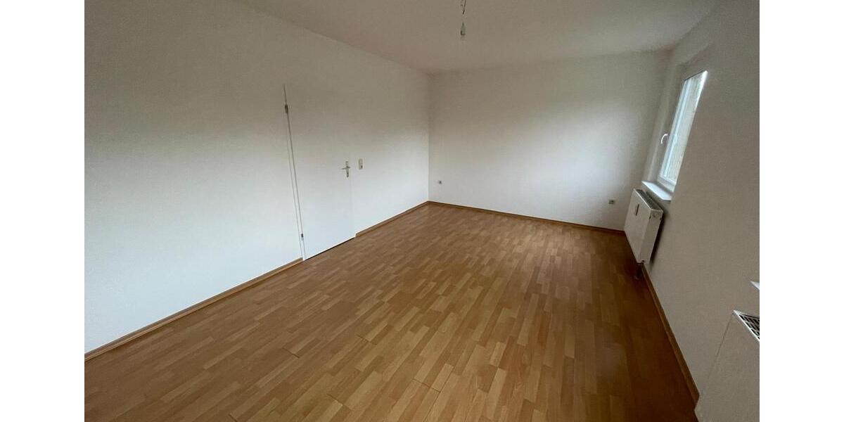 Etagenwohnung Apolda - 1 Zimmer, 80 m&sup2;, 595&euro; | Angebot:25886940