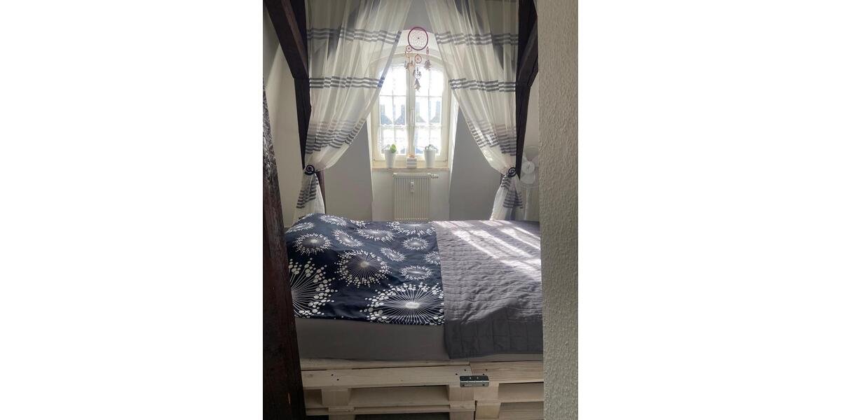 Dachgeschoßwohnung Sömmerda - 2.5 Zimmer, 39 m&sup2;, 502&euro; | Angebot:26593352