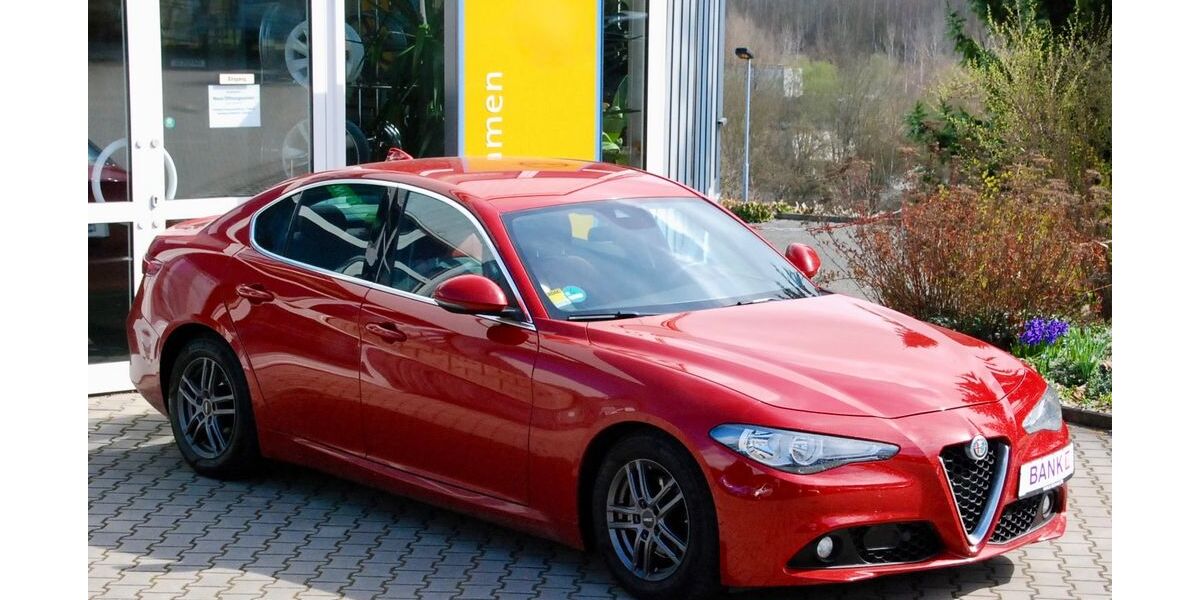 Alfa Romeo Giulia 138.550 km 14.990 &euro; Dornburg - Camburg 07774