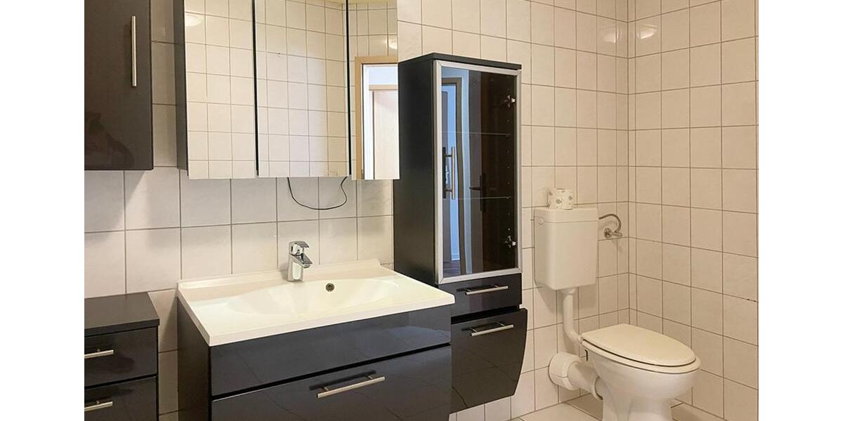 Etagenwohnung Kölleda - 3 Zimmer, 100 m&sup2;, 700&euro; | Angebot:25342184