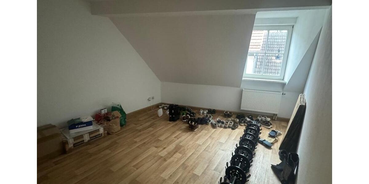 Dachgeschoßwohnung Erfurt Johannesplatz - 3 Zimmer, 100 m&sup2;, 590&euro; | Angebot:26056121