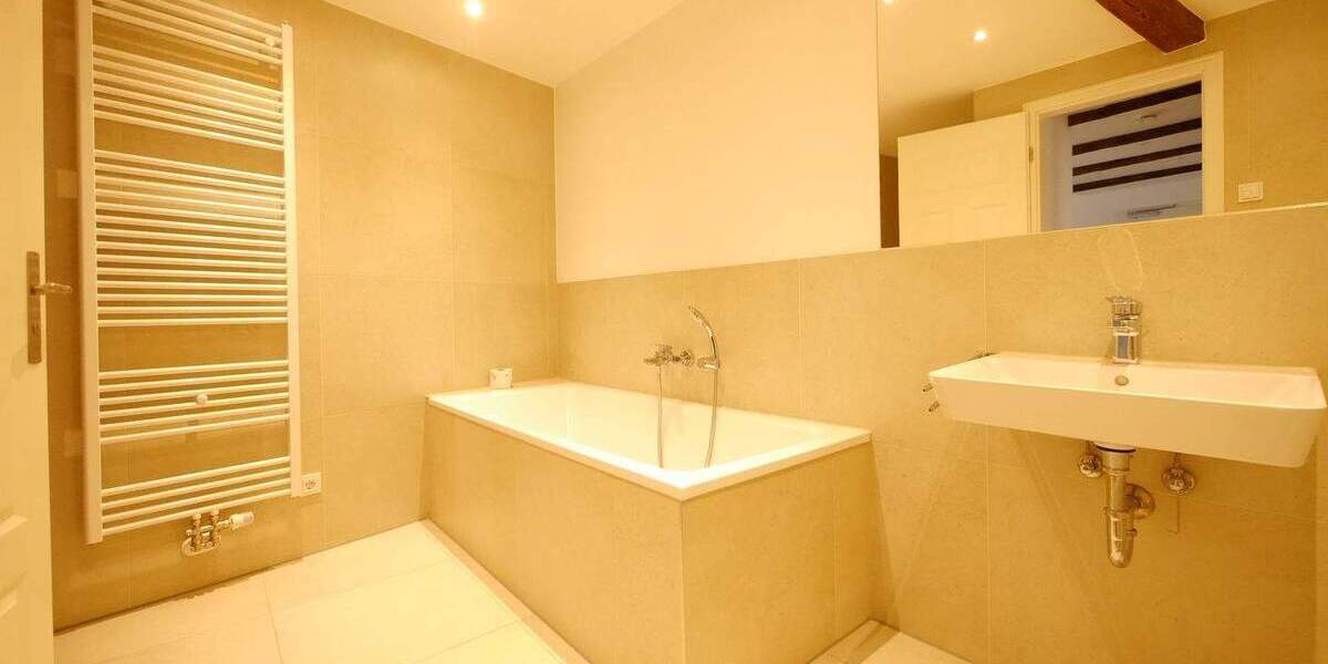 Etagenwohnung Erfurt Altstadt - 2 Zimmer, 87 m&sup2;, 995&euro; | Angebot:25908833