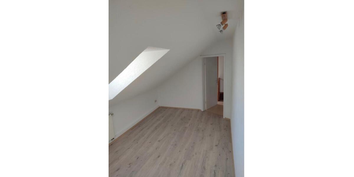Dachgeschoßwohnung Apolda - 4 Zimmer, 88 m&sup2;, 660&euro; | Angebot:22479618