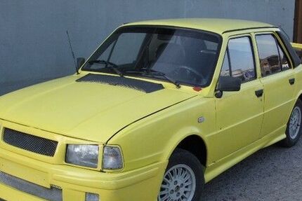Skoda 105 87.200 km 5.555 &euro; Jena 07749