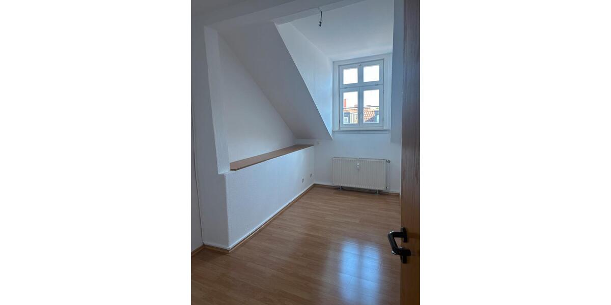 Dachgeschoßwohnung Erfurt - 5 Zimmer, 196 m&sup2;, 2.156&euro; | Angebot:26264396