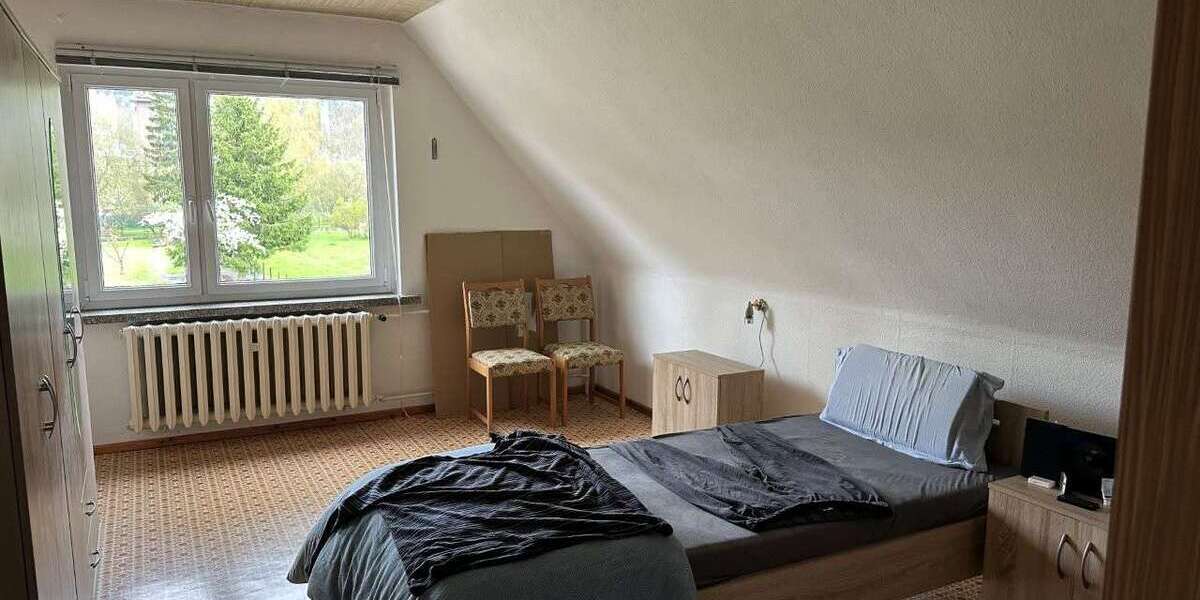 Teilsaniertes Einfamilienhaus mit großem Grundstück - Einfamilienhaus Rudolstadt | Angebot:26676327